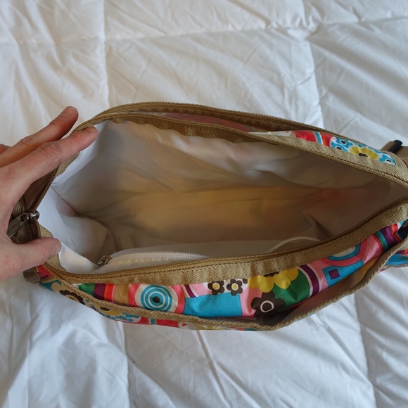 Lesportsac Bags Lesportsac Messenger Bag Poshmark